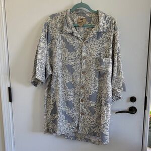 Jamaica Jaxx men’s short sleeve button front shirt 100% silk floral
